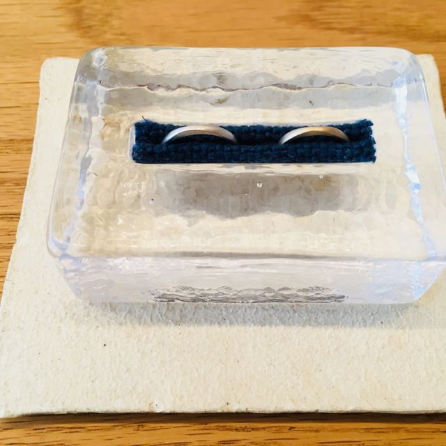 【mina.jewelry(ミナジュエリー)の口コミ】 結婚指輪と言えばプラチナ！かと思いますが、私の手の色ではプラチナだと…