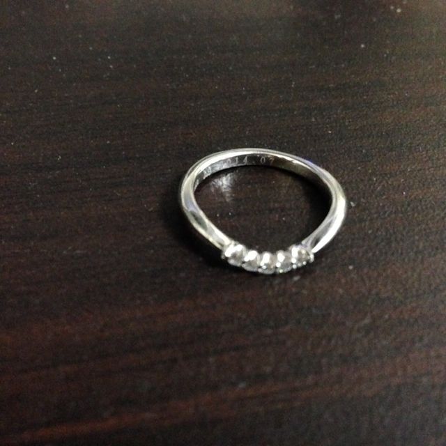 【アイプリモ(I-PRIMO)の口コミ】 桂由美のデザインで、エンゲージリングとはセットではないのですが、一緒…