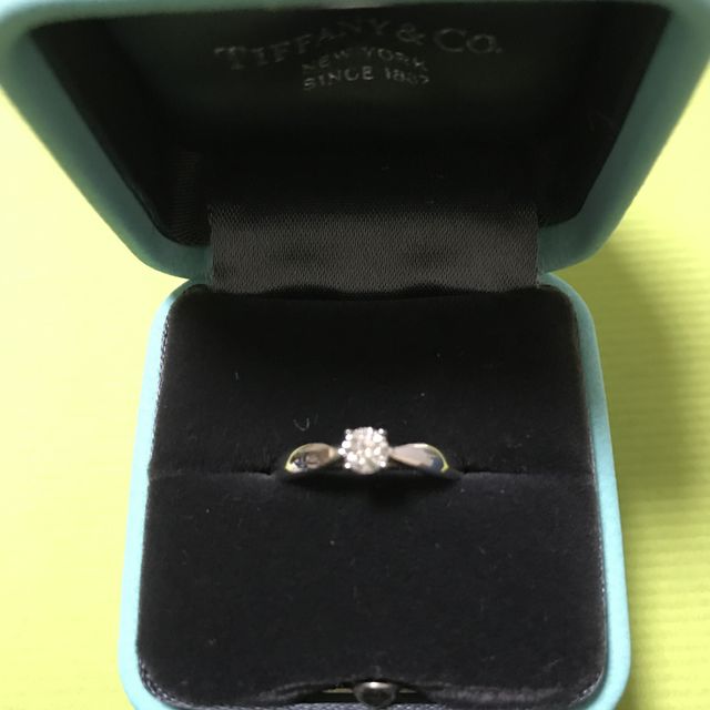 【ティファニー(Tiffany & Co.)の口コミ】 プレゼント型だったので、自分では選んでいないが、派手なデザインよりも…