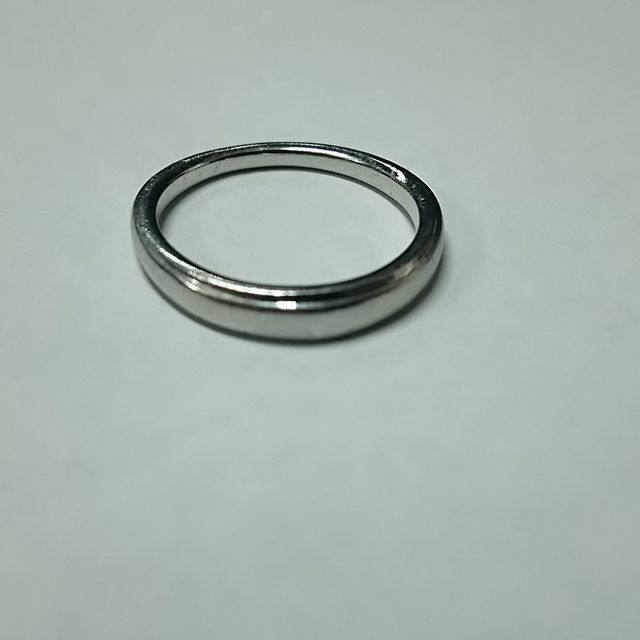 【4℃ BRIDAL(ヨンドシーブライダル)の口コミ】 シンプルな指輪を探していたところ、この指輪を発見しました。シンプルな…