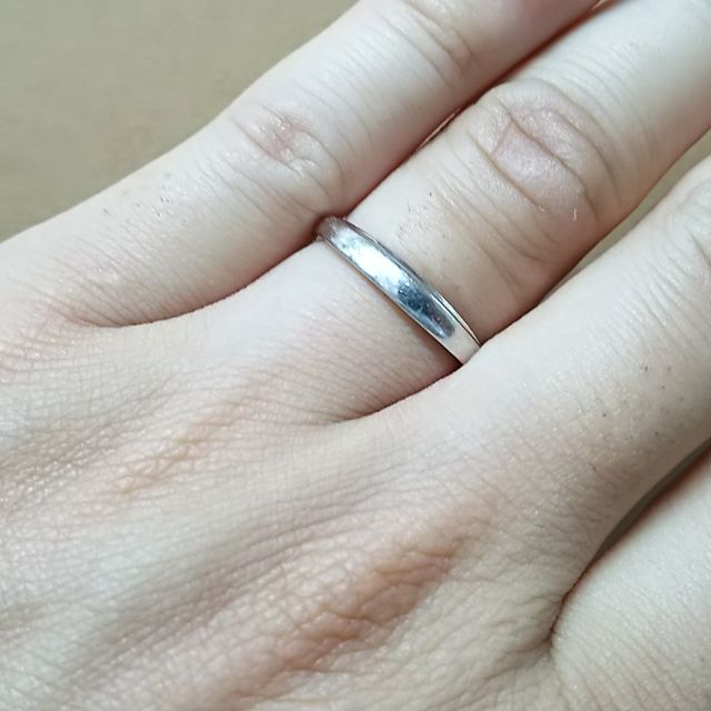 【4℃ BRIDAL(ヨンドシーブライダル)の口コミ】 シンプルな指輪を探していたところ、この指輪を発見しました。シンプルな…