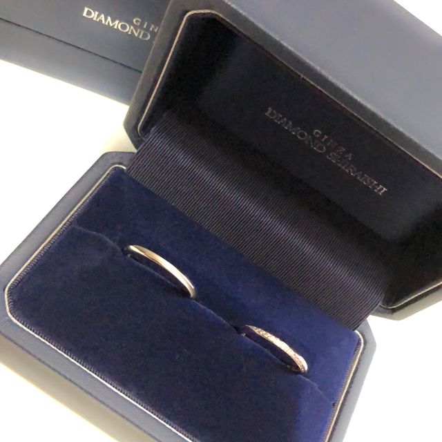 【銀座ダイヤモンドシライシの口コミ】 新郎側はシンプルだけど、ツヤ消しがしてある部分とツルっとした部分があ…