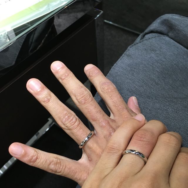 【アイプリモ(I-PRIMO)の口コミ】 婚約指輪を購入した段階で、同じような太さ・シンプルで重ねづけをしても…