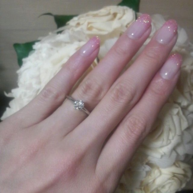 【ティファニー(Tiffany & Co.)の口コミ】 ティファニーの立て爪は婚約指輪の憧れです。婚約指輪なら、ティファニー…