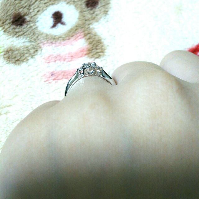 【アイプリモ(I-PRIMO)の口コミ】 3つ石メレ かつ ストレートのデザインにするのは、ブランドを絞る前から決…