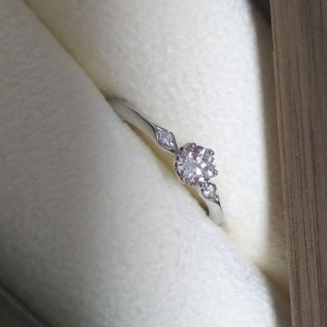 【PORTADA(ポルターダ)の口コミ】 シンプルで上品なリングを探しており、こちらに決めました。日常的に使用…