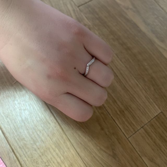 【GALA JEWELRY(ガラジュエリー)の口コミ】 希望の価格の中で、デザインが気に入るのが一番で探していました。
百貨店…