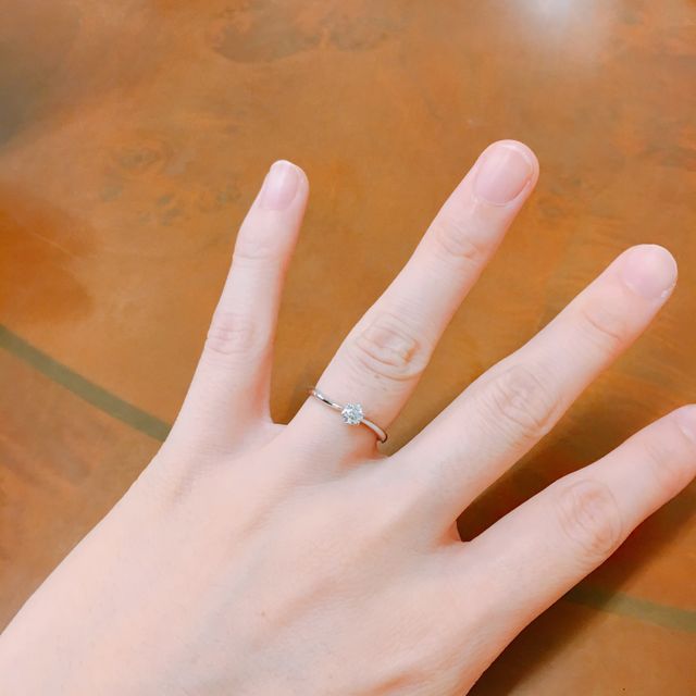 【アイプリモ(I-PRIMO)の口コミ】 アイプリモの指輪を買うことは決めていました。
爪の部分がハートになって…