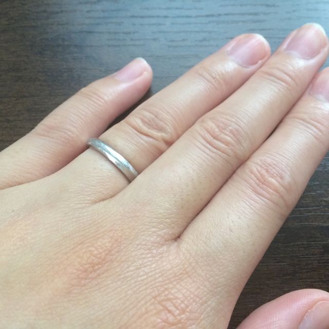 【アンジェリックフォセッテ(Angelique Fossette)の口コミ】 シンプルなデザインで目立ちすぎないので、年齢を重ねてもずっと着けてい…