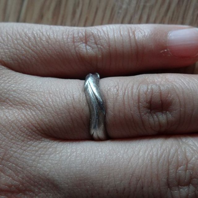 【俄(にわか)の口コミ】 いろいろなお店をまわりましたがなかなか気に入った指輪に出会えず、そん…