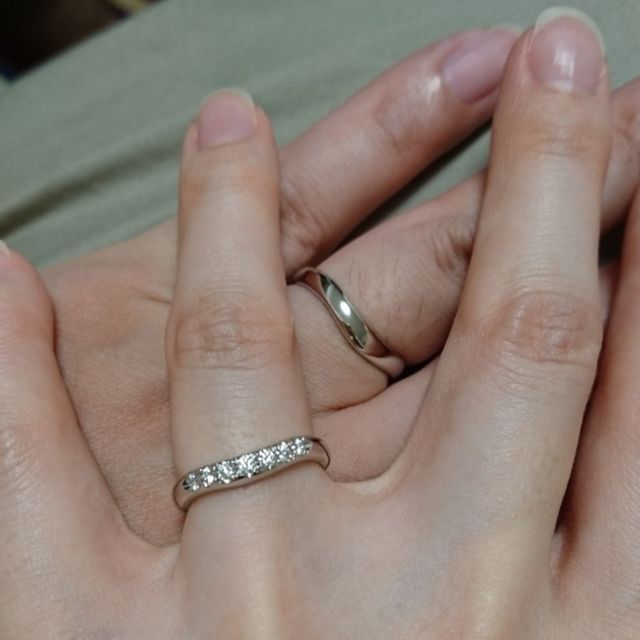 【MIKIMOTO(ミキモト)の口コミ】 婚約指輪無しにしたので、ダイヤつきで探していました。

指が短く丸いの…