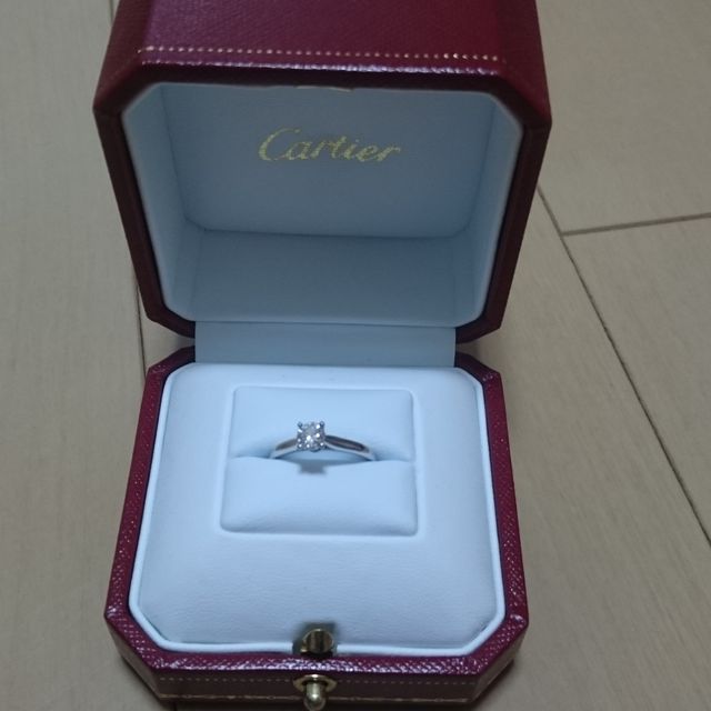 【カルティエ(Cartier)の口コミ】 一番の決め手はカルティエのブランド名です。ダイヤのサイズは０．３カラ…