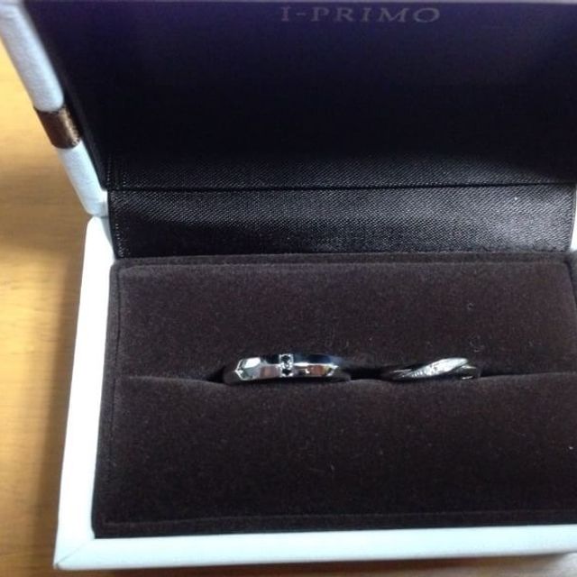 【アイプリモ(I-PRIMO)の口コミ】 斜めになっているデザインで、指が長くみえて、シンプルなのが気に入りま…