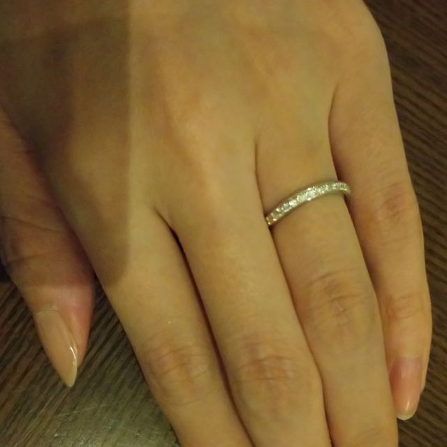 【カルティエ(Cartier)の口コミ】 ハーフエタニティリングを探していて、カーブ感、ダイヤの輝き方、造り、…