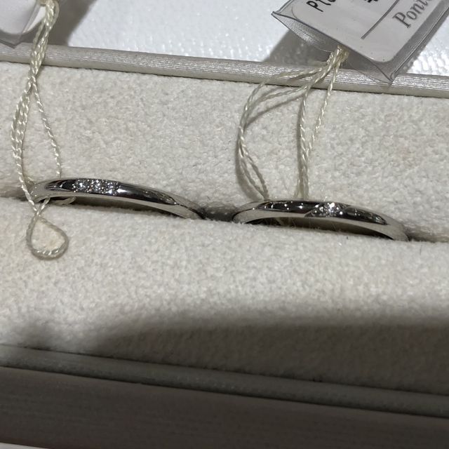 【Ponte Vecchio(ポンテヴェキオ)の口コミ】 ダイヤモンドが入っていないシンプルなものを探していましたが、さりげな…