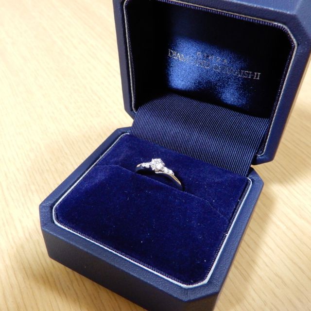 【銀座ダイヤモンドシライシの口コミ】 ダイヤのカットが綺麗で、価格帯もそこまで高過ぎなかったので決めました…