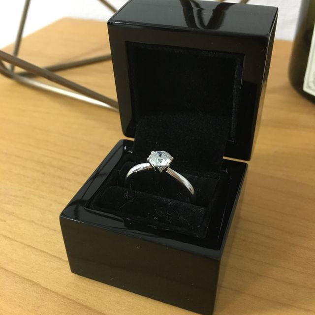 【カオキ　ダイヤモンド専門卸直営店の口コミ】 こちらが指定したサイズ(彼女の誕生日と同じサイズ)のダイヤモンドをわざ…