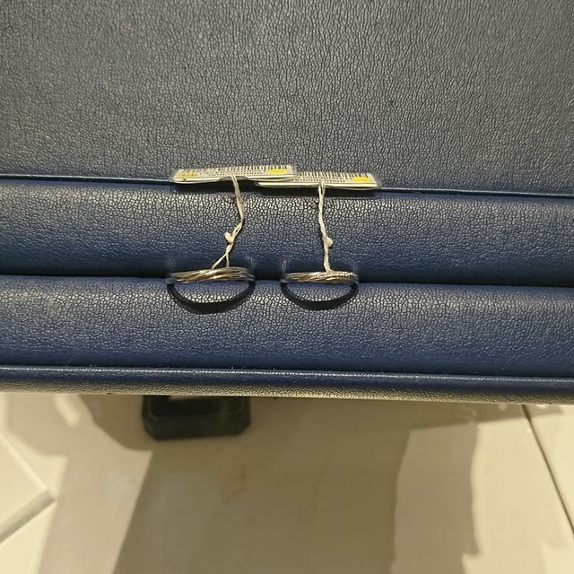 【銀座ダイヤモンドシライシの口コミ】 シンプルなものと個性的なもので迷っておりましたが、飽きのこないデザイ…