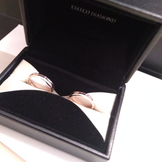 【エクセルコダイヤモンド(EXELCO DIAMOND)の口コミ】 元々、真ん中にゴールドのラインの入ったものを探していました。
いろいろ…