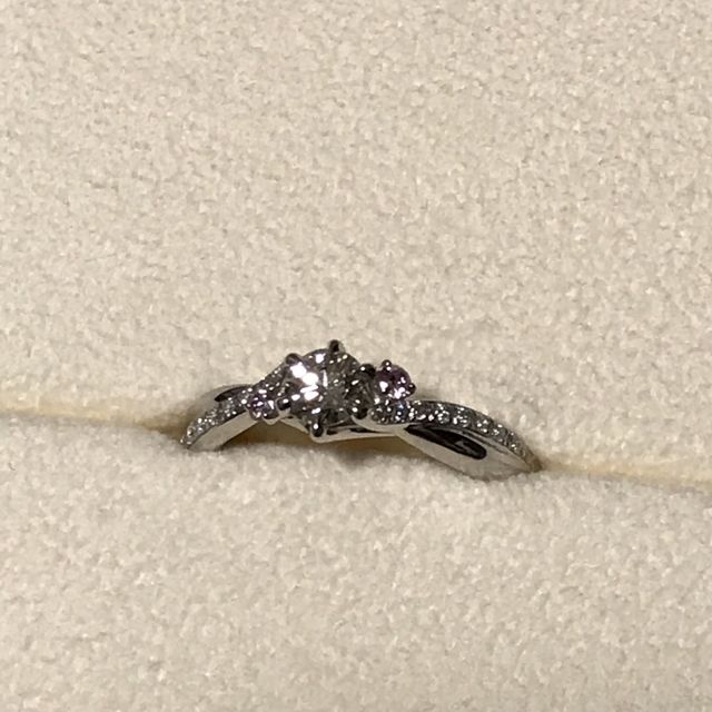 【I's stone(アイズストーン)の口コミ】 初めての指輪選びでしたが、店員さんの親身なアドバイスもあり、２人が納…