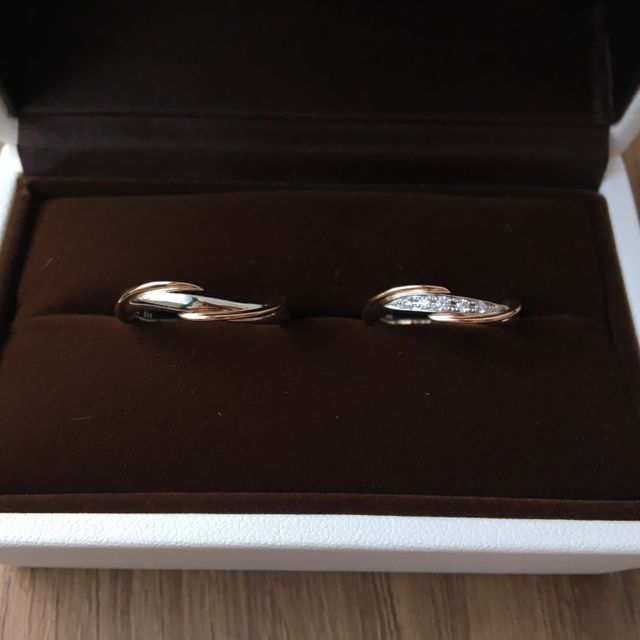 【アイプリモ(I-PRIMO)の口コミ】 デザイン性のあるペアの結婚指輪を探していました。ピンクゴールドかプラ…