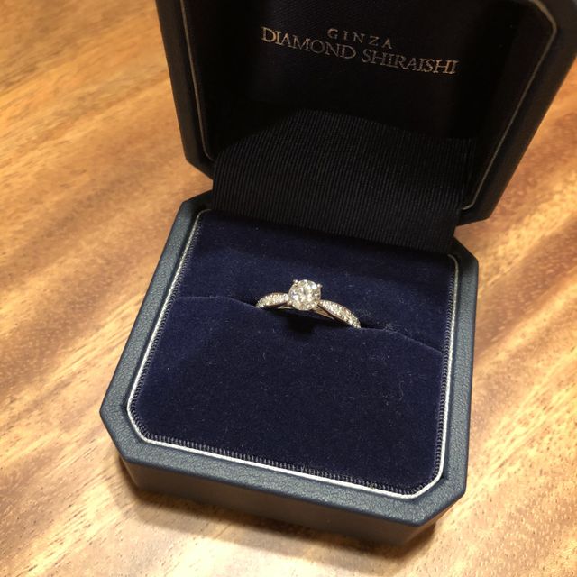 【銀座ダイヤモンドシライシの口コミ】 彼と一緒に、リングのデザインからダイヤモンド全て選べたことがとてもよ…