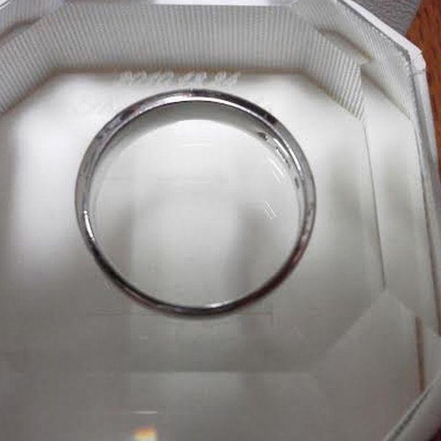 【4℃ BRIDAL(ヨンドシーブライダル)の口コミ】 ●この指輪のお勧めポイント

・個人的な意見ですが、この指輪自体が太めな…