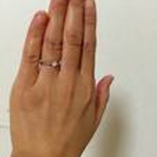 【ティファニー(Tiffany & Co.)の口コミ】 一つダイヤの立て爪リングは少し古いデザインのような気もするのですが、…