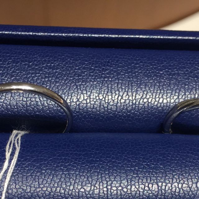 【銀座ダイヤモンドシライシの口コミ】 デザインが細身で指輪細く見せてくれて、ダイヤモンドの輝きがとても輝い…