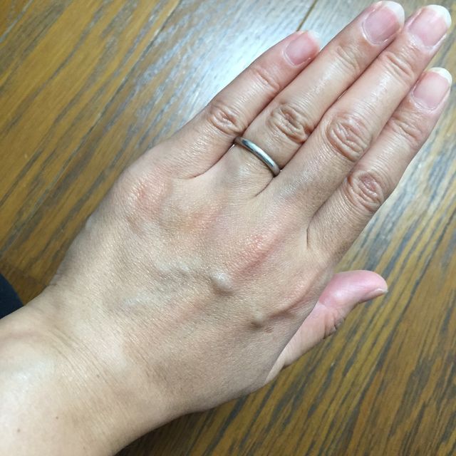 【ブルガリ(BVLGARI)の口コミ】 結婚指輪は毎日つけようと思っていましたので、できるだけシンプルでツル…