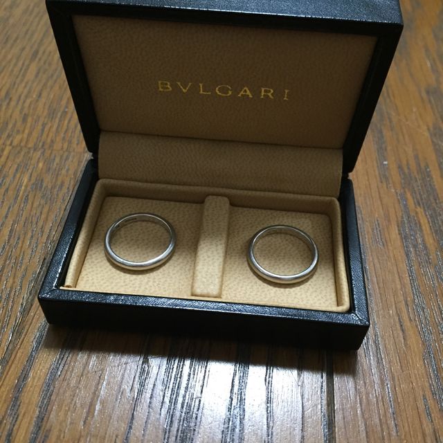 【ブルガリ(BVLGARI)の口コミ】 結婚指輪は毎日つけようと思っていましたので、できるだけシンプルでツル…