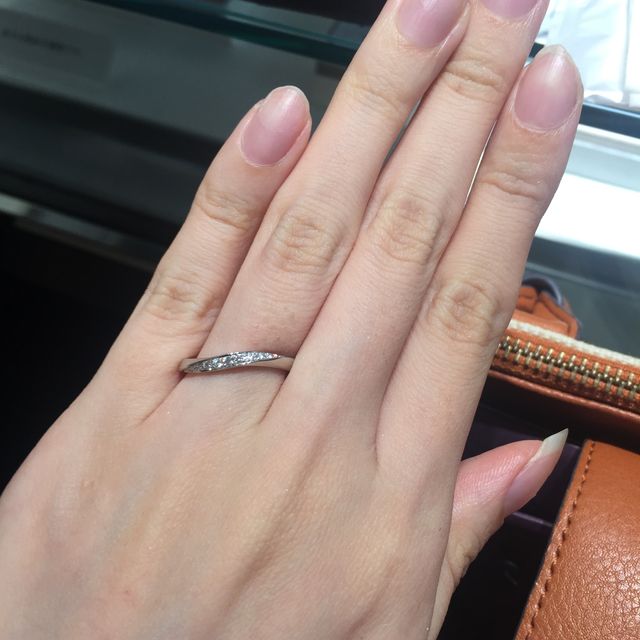 【アイプリモ(I-PRIMO)の口コミ】 キラキラしてるものが良かったので、上から見ても下から見ても横から見て…