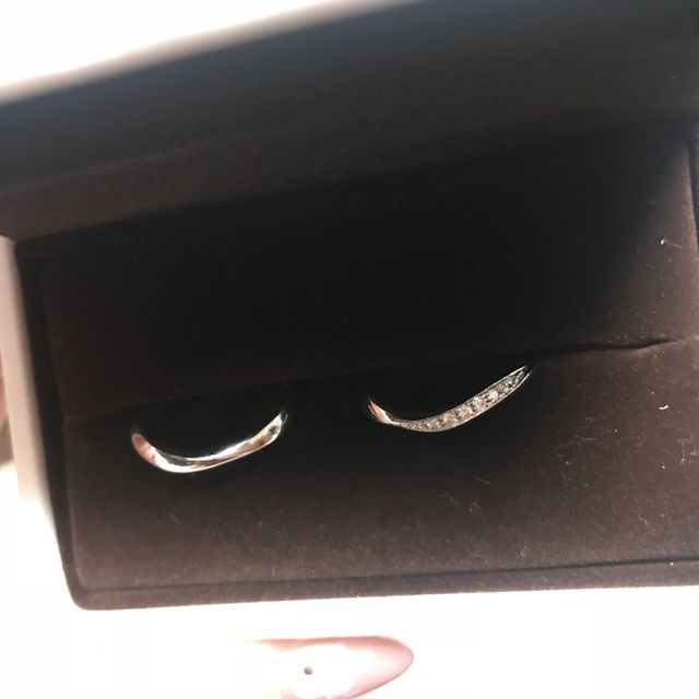 【アイプリモ(I-PRIMO)の口コミ】 ダイヤのつきかたと、指が細く見えるウェーブしたデザインが決め手でした…