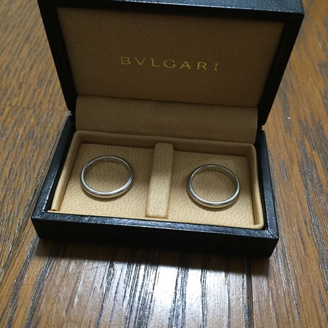 【ブルガリ(BVLGARI)の口コミ】 私は男性ですので特に指輪にこだわりはなく、妻がお揃いのペアリングをい…
