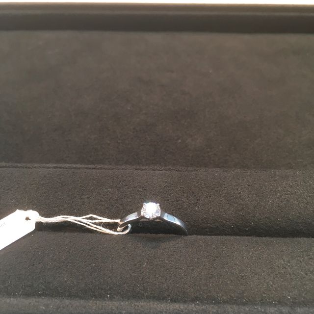 【BRILLIANCE+(ブリリアンスプラス)の口コミ】 彼からプロポーズの際にダイヤだけいただき、
後日一緒にリングを選びに行…