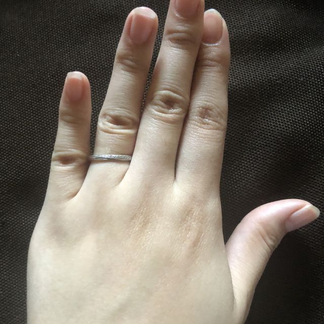 【4℃ BRIDAL(ヨンドシーブライダル)の口コミ】 結婚指輪は一生ものなので飽きがこなくてシンプルなデザインと決めていて…