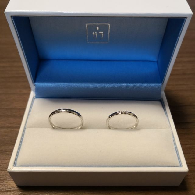 【GALA JEWELRY(ガラジュエリー)の口コミ】 デザインがシンプルでした。
5種類ほど候補を絞り、20分ほど迷いましたが…