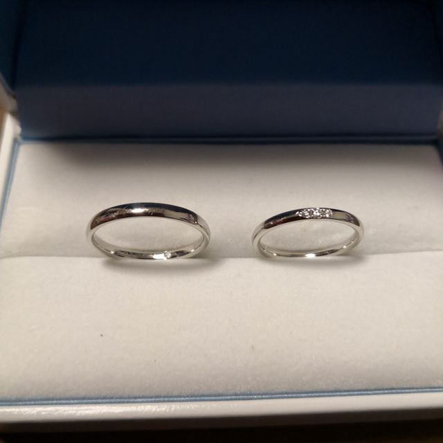 【GALA JEWELRY(ガラジュエリー)の口コミ】 デザインがシンプルでした。
5種類ほど候補を絞り、20分ほど迷いましたが…