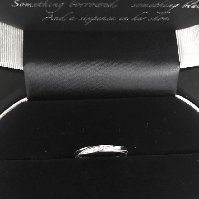 【Something Blue(サムシングブルー)の口コミ】 シンプルなデザインと曲がりのないデザインが良いと思い選んで決めました…