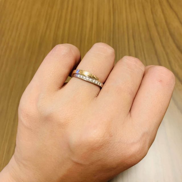 【アイプリモ(I-PRIMO)の口コミ】 2種類の色が混じってるコンビの指輪が良くて実際見たり、担当の方が指には…