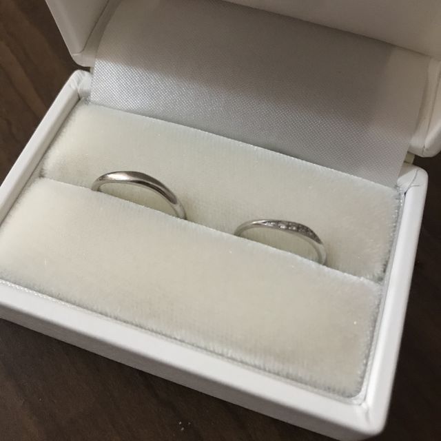 【サマンサティアラブライダル(Samantha Tiara Bridal)の口コミ】 シンプルな物を探していたので、似たデザインはとても多くあり、何店舗も…