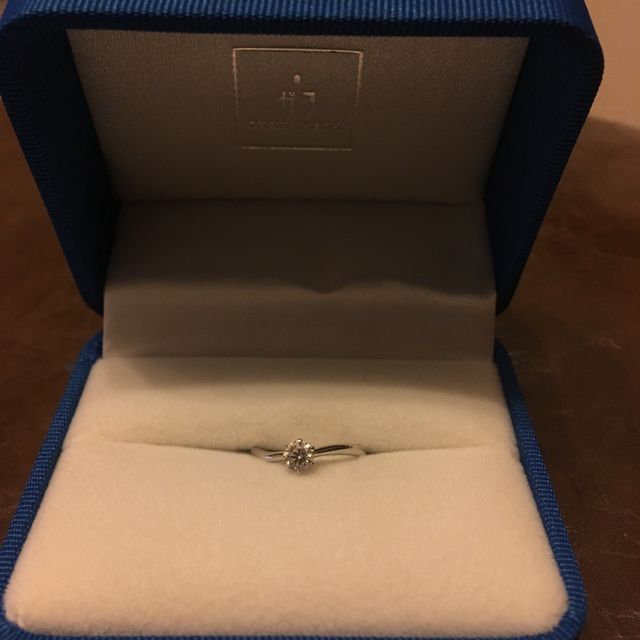 【GALA JEWELRY(ガラジュエリー)の口コミ】 シンプルなデザインで、ダイヤの輝きが際立って見えるところがお気に入り…