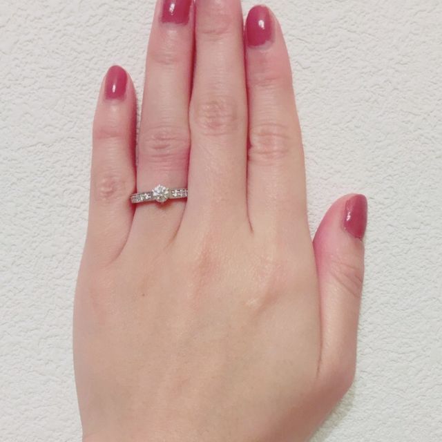 【アイプリモ(I-PRIMO)の口コミ】 婚約指輪は彼と一緒に選ばせてもらい、理想の指輪をアイプリモさんで見つ…