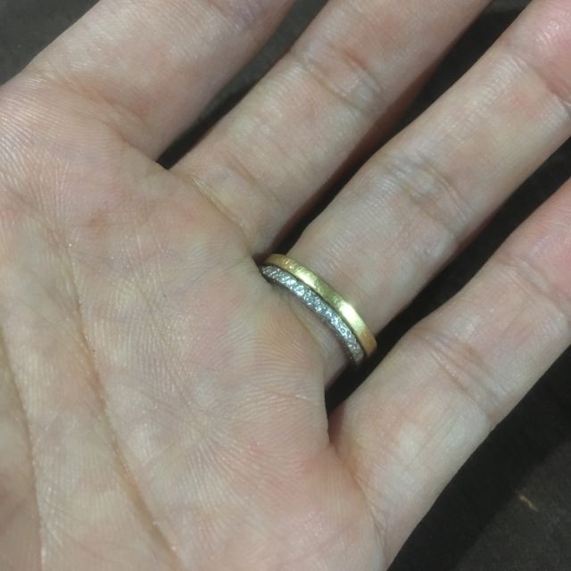 【Lovignette(ラヴィネット)の口コミ】 ハンドメイドでつくられたシンプルなデザインとそのコンセプト。リング内…