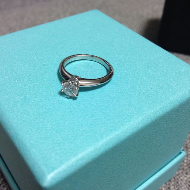 【ティファニー(Tiffany & Co.)の口コミ】 夫が内緒で私に選んでくれました。ＡＴＭで一日おろせる金額の限度額の都…