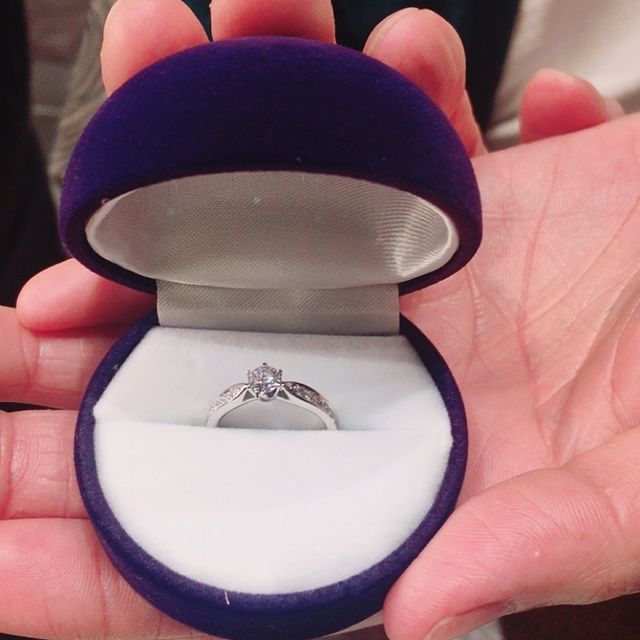 【GALA JEWELRY(ガラジュエリー)の口コミ】 ずっと一粒ダイヤではなく、リングの周りにもデザイン性があるものが欲し…