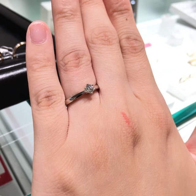 【Disney Cinderella(ディズニー シンデレラ)の口コミ】 
ディズニープリンセスの指輪とブランドは覚えていないがデザインが凝った…