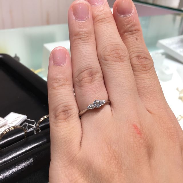 【Disney Cinderella(ディズニー シンデレラ)の口コミ】 
ディズニープリンセスの指輪とブランドは覚えていないがデザインが凝った…