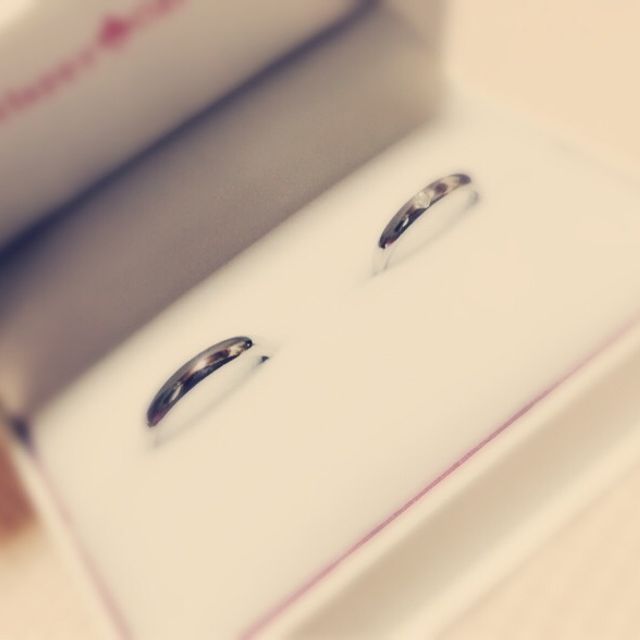 【Happiness＆Dの口コミ】 最初からとてもシンプルなデザインにしたくて、ダイヤモンドが一粒だけの…