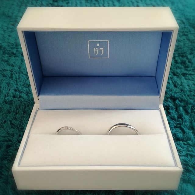 【GALA JEWELRY(ガラジュエリー)の口コミ】 ウェーブがかった形なのでシンプルながらも華があって気に入りました。リ…